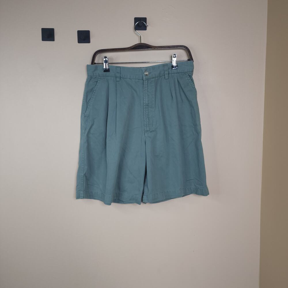 Vintage Columbia Baggy Chino Shorts in Green Size 30